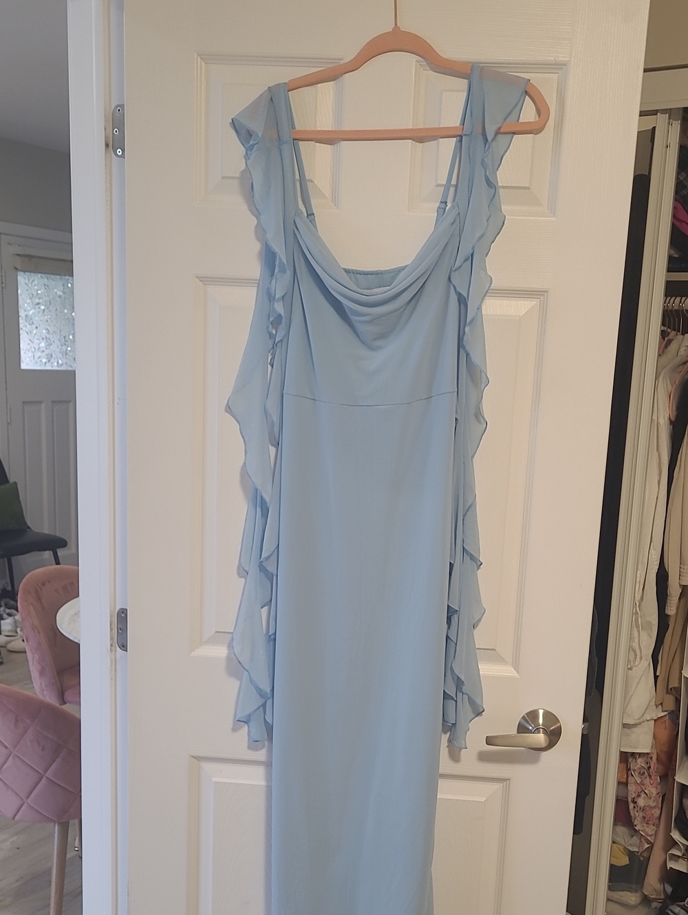 ๐ PrettyGarden Ruffle Sleeve Dress - Picture 4 of 4